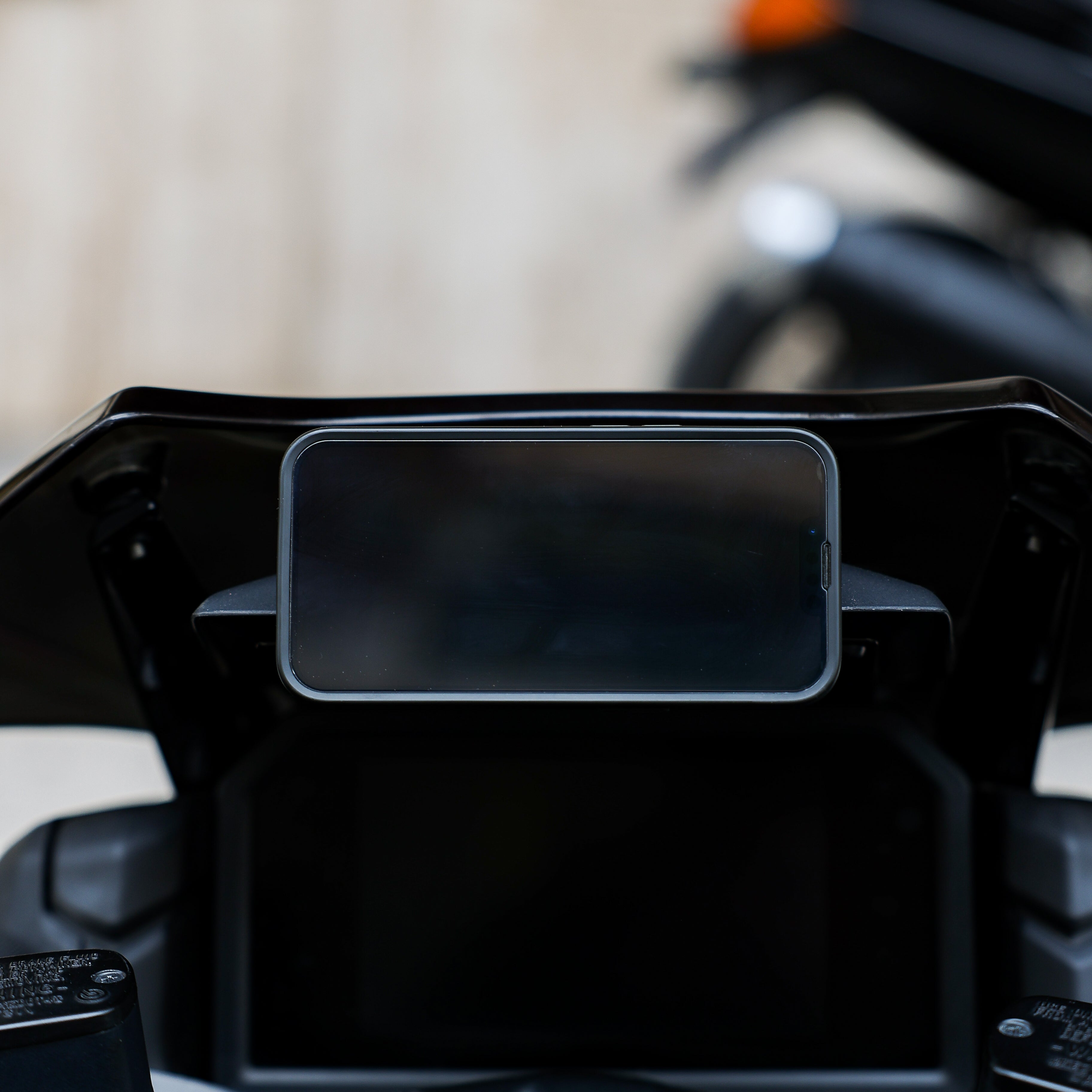Head-up phone holder TMAX 560 (22-24)