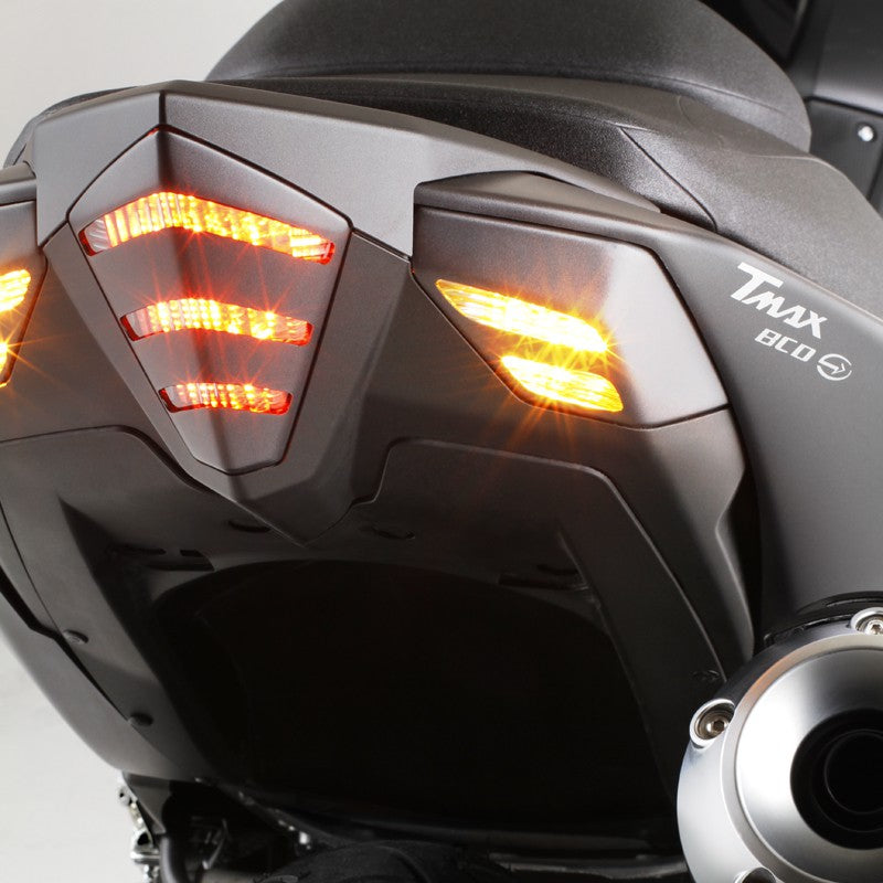 Tapa de luces e intermitentes TMAX 530