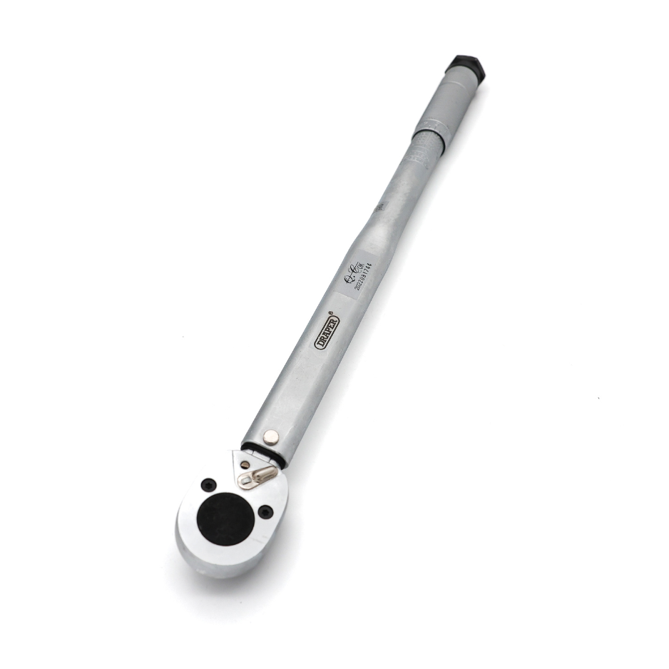 Torque wrench for TMAX variator